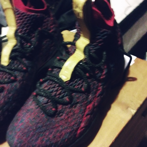 Labron James 15\'s size 7youth